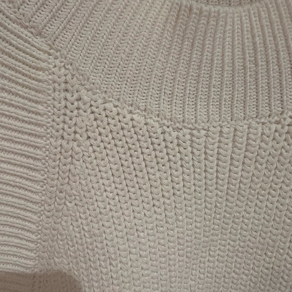 Aritzia knit halter top. Size S. Cropped. - Picture 3 of 4